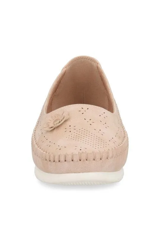 ZAPATO BEIGE CON PERFORADO 71231
