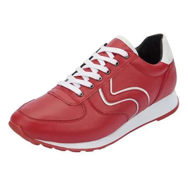 022320 Sneakers Con Lǟ¶ðnea A Un Costado