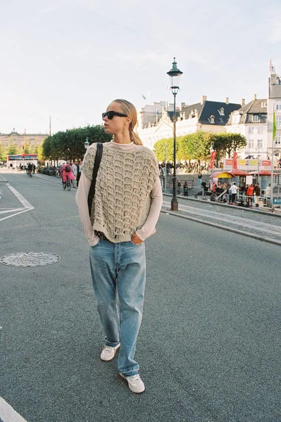 OPEN KNIT CAPE