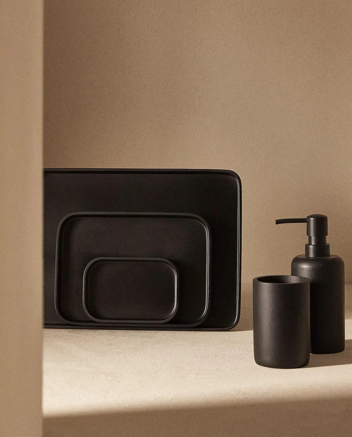 JUEGO DE BAÑO RESINA NEGRO