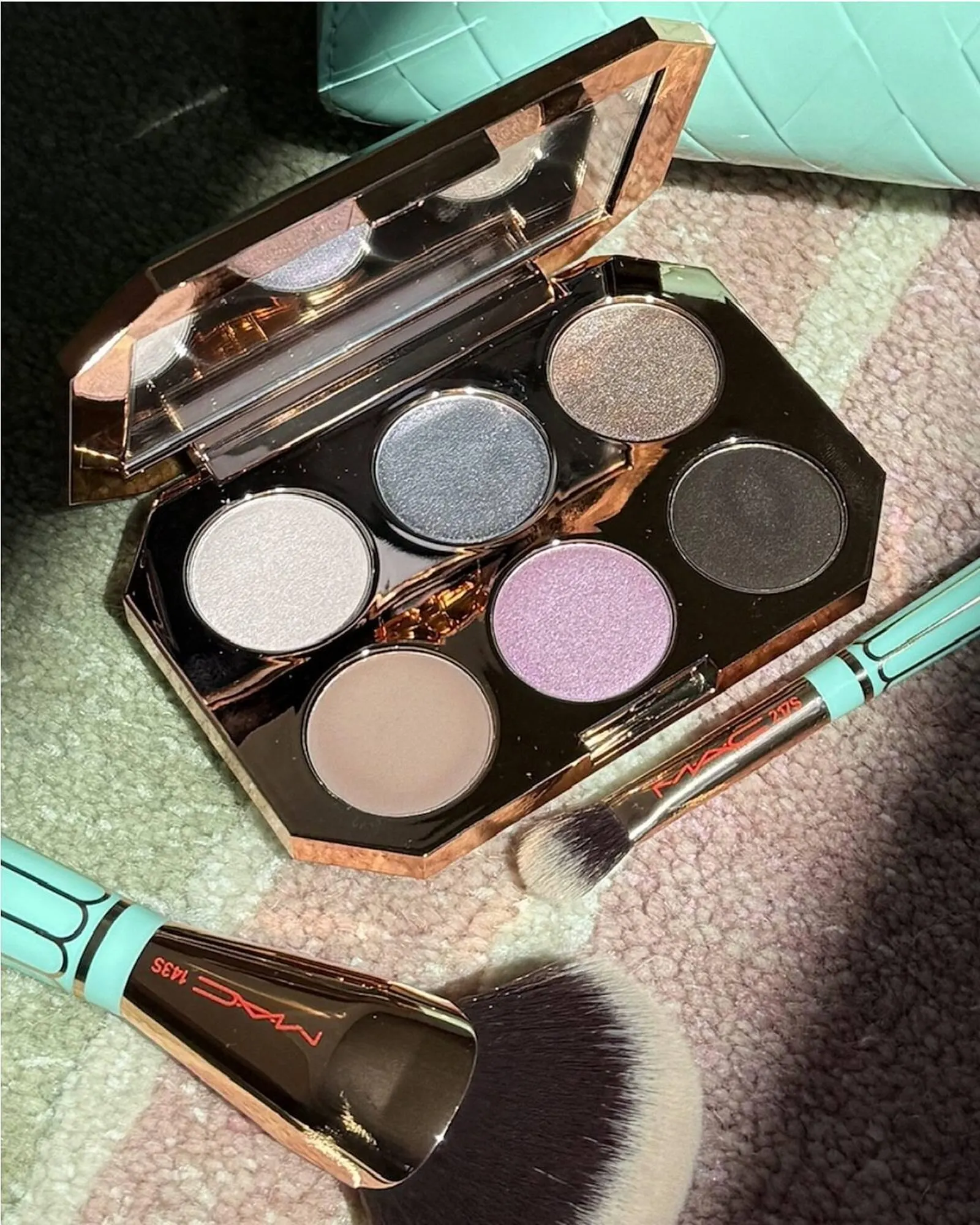 Catálogo MAC Cosmetics - 1