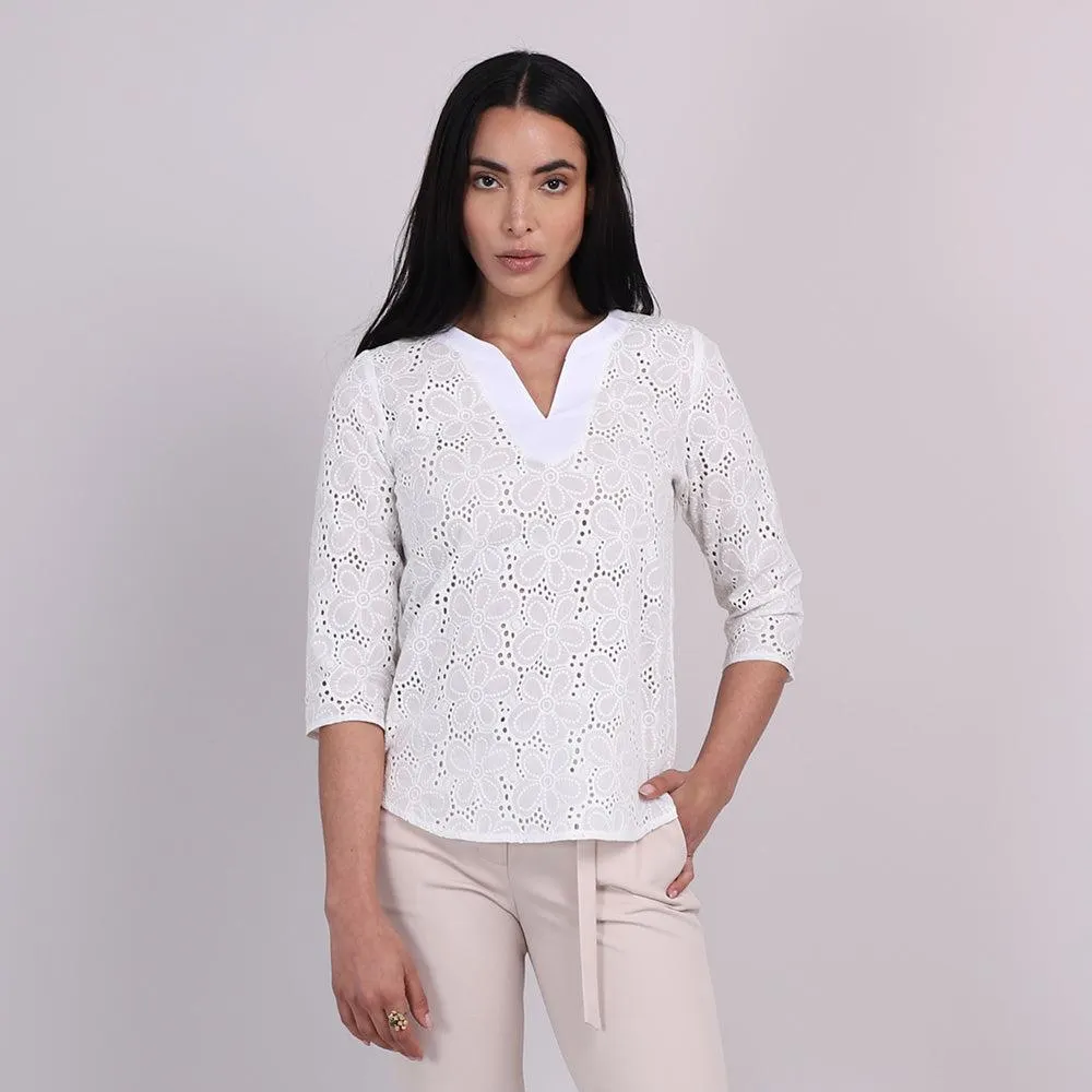 Blusa calada cuello V