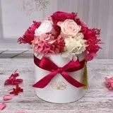 Mina'an Flor Eterna, Bouquet Mix Frambuesa, Caja Blanca