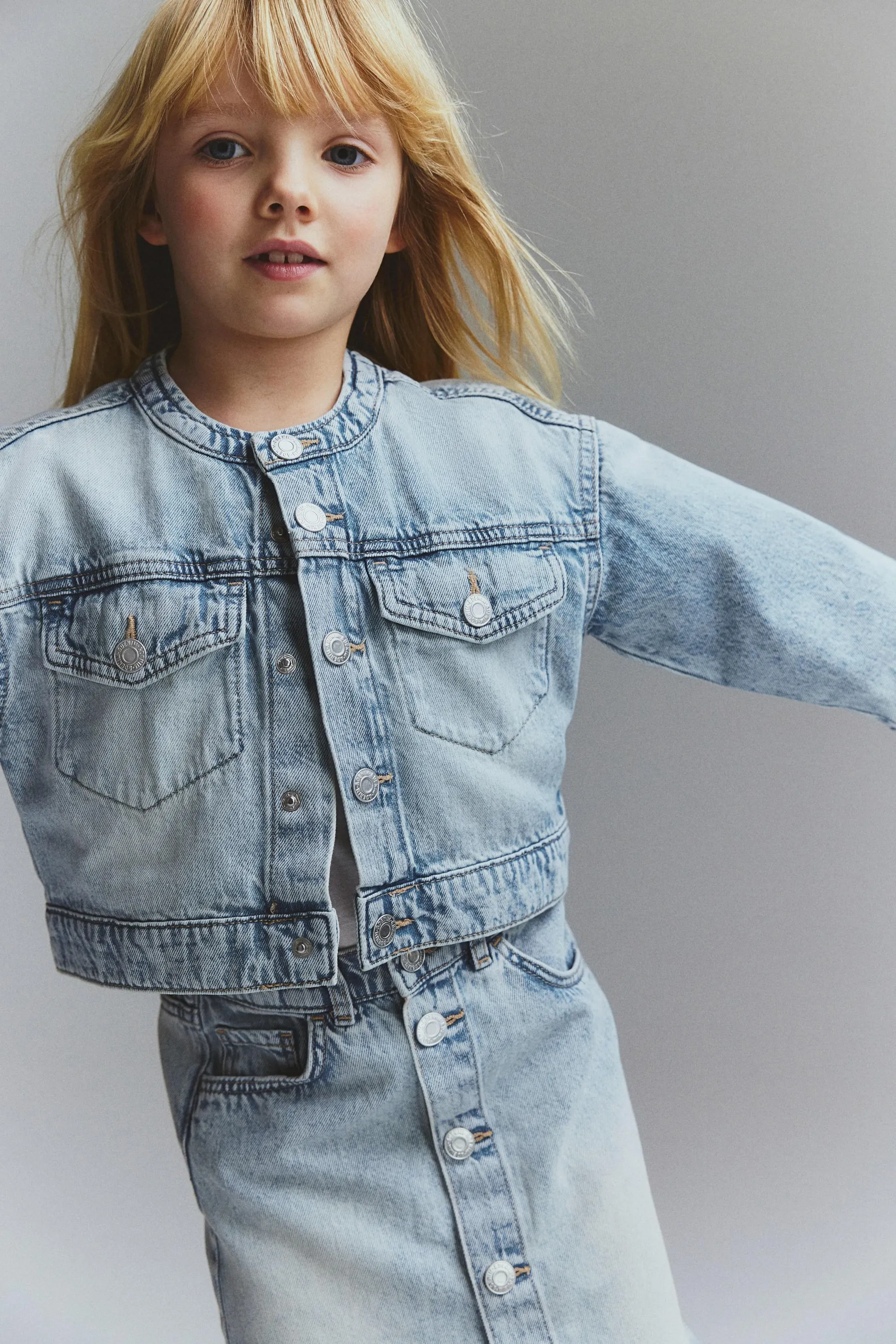 Chamarra cuadrada en denim