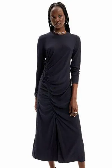 Vestido midi fruncido