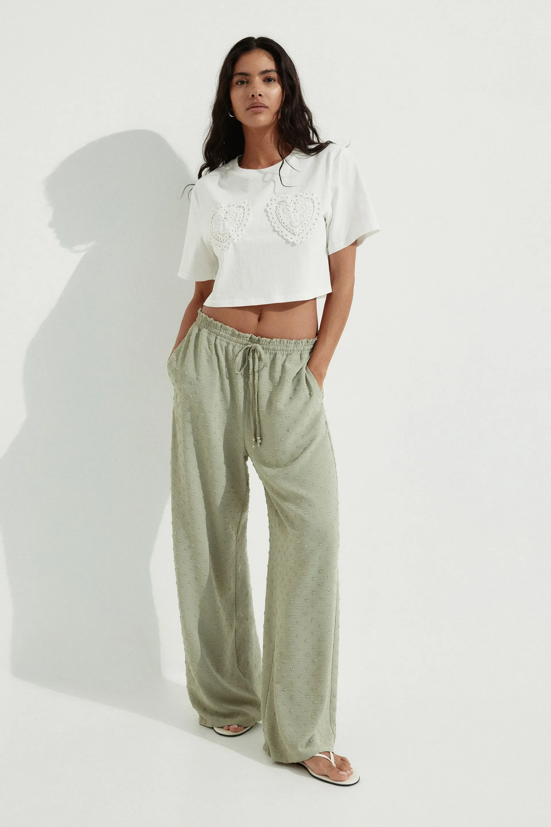 Pantalón en plumeti con cordón de ajuste