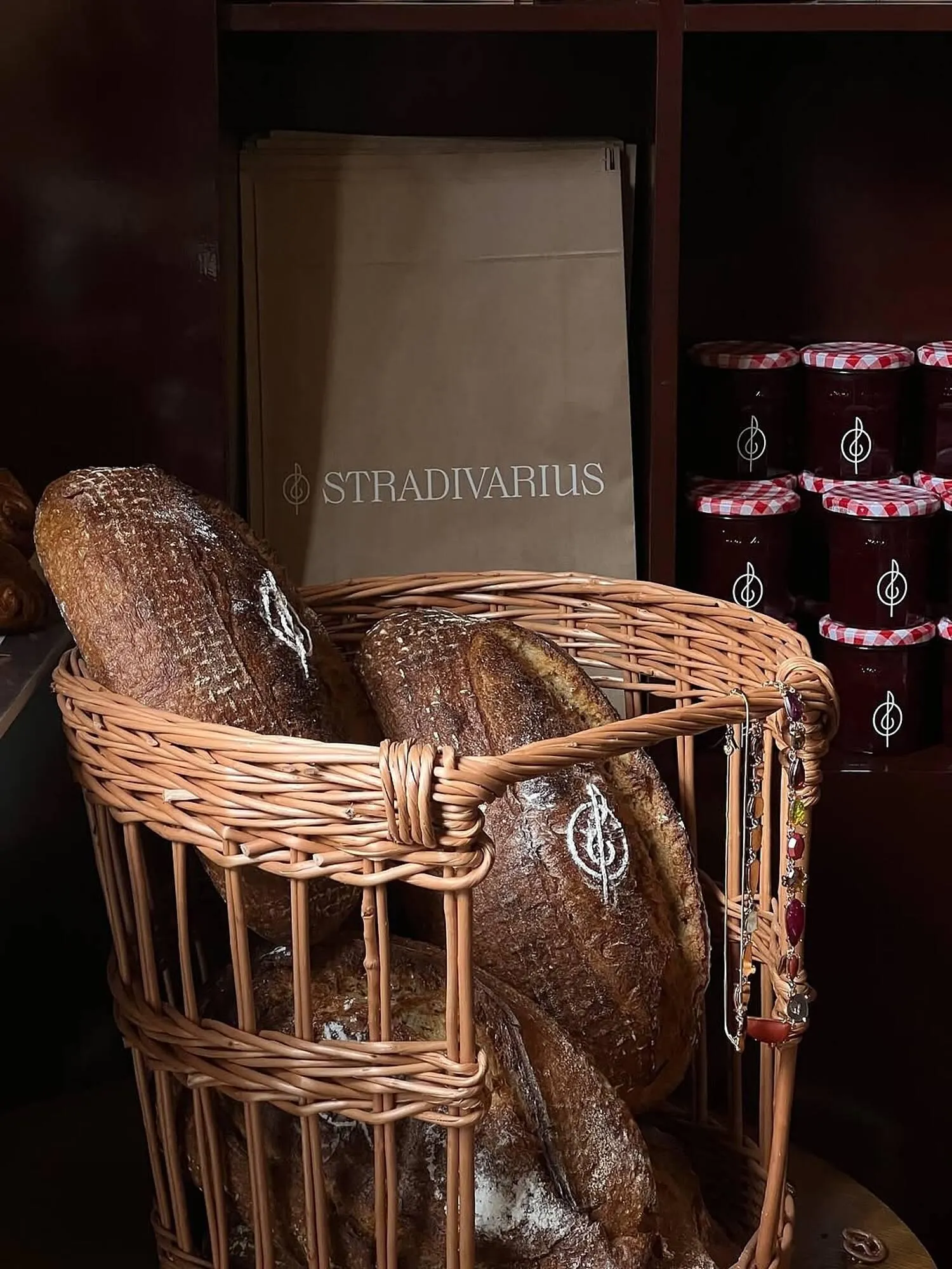 Catálogo Stradivarius - 1