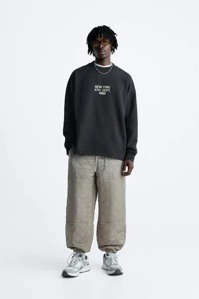 SUDADERA TEXTO ESTAMPADO