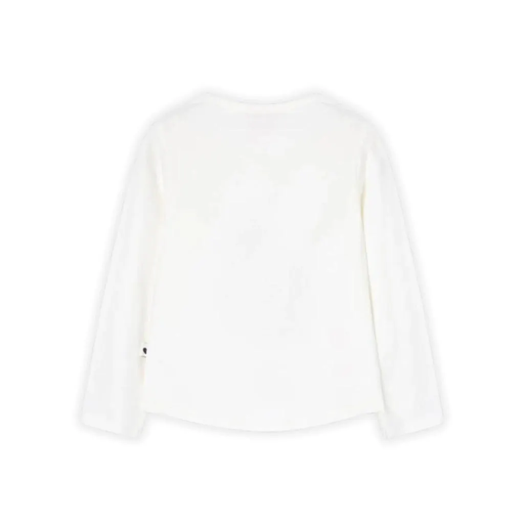 Camiseta blanca con estampado chica