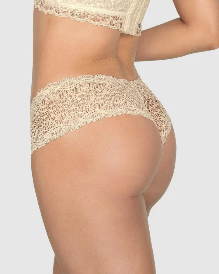 Panty cachetero en encaje