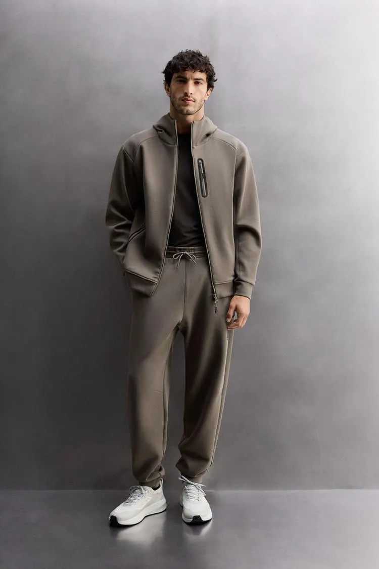 HOODIE TÉCNICA ZIPPER CAPUCHA