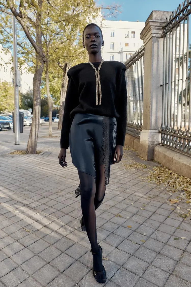 FALDA MINI SATINADA COMBINADA ENCAJE