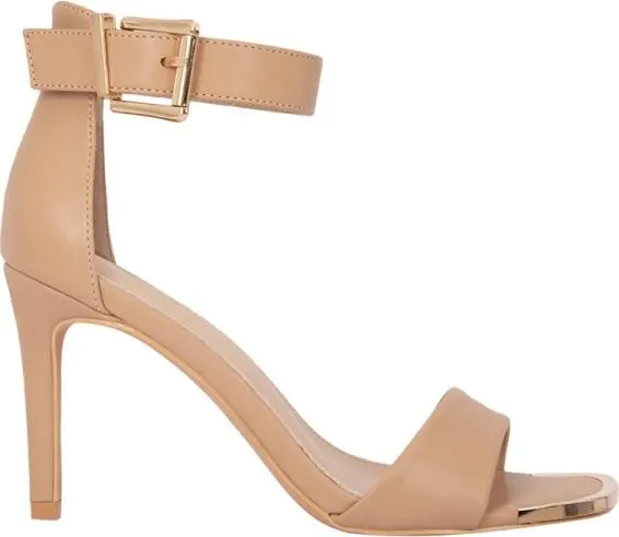 sandalia tacón delgado