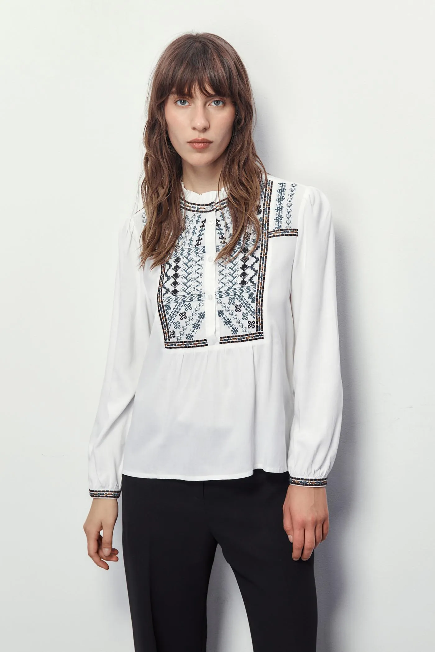 Blusa pechera bordada