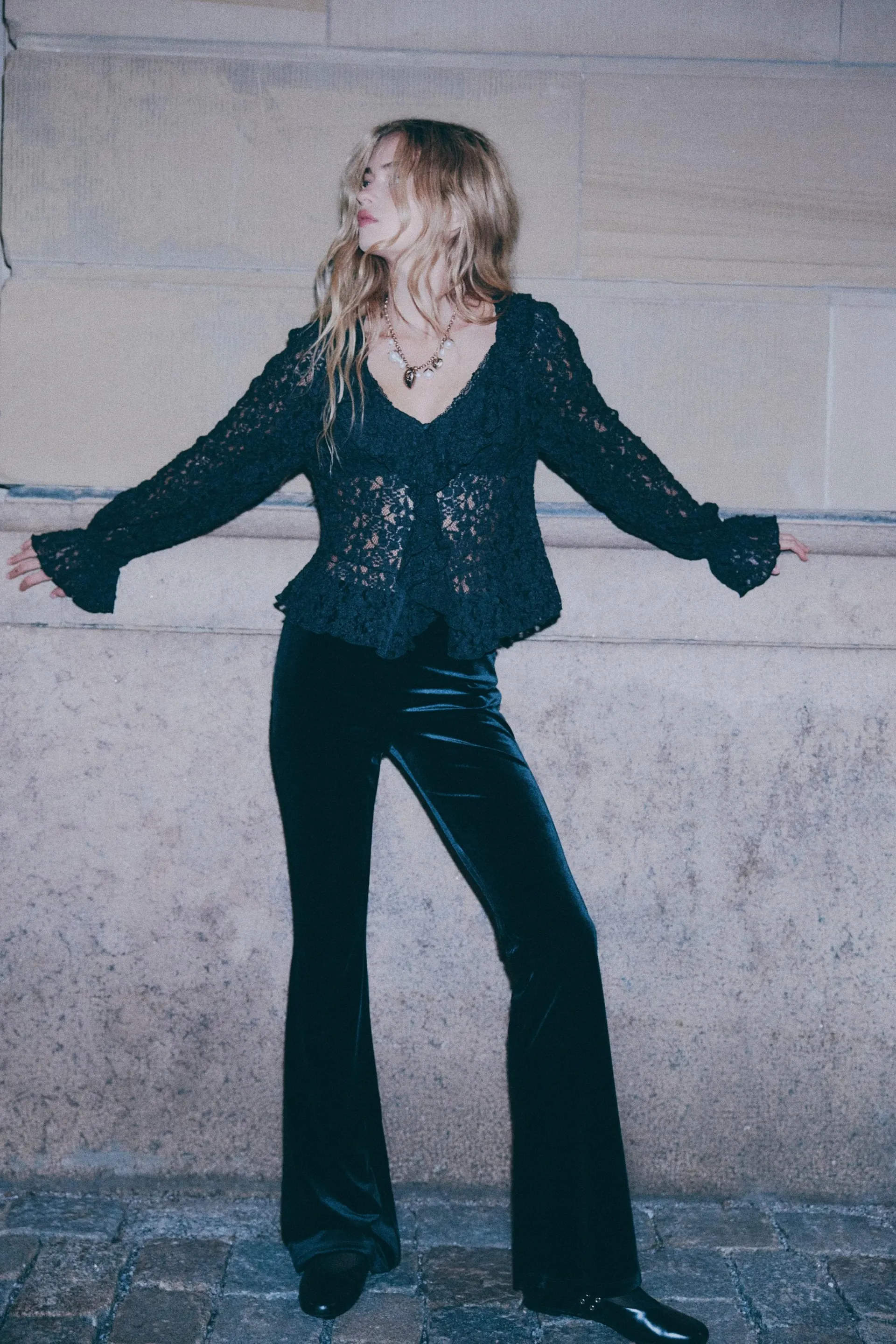 Pantalón acampanado de velour