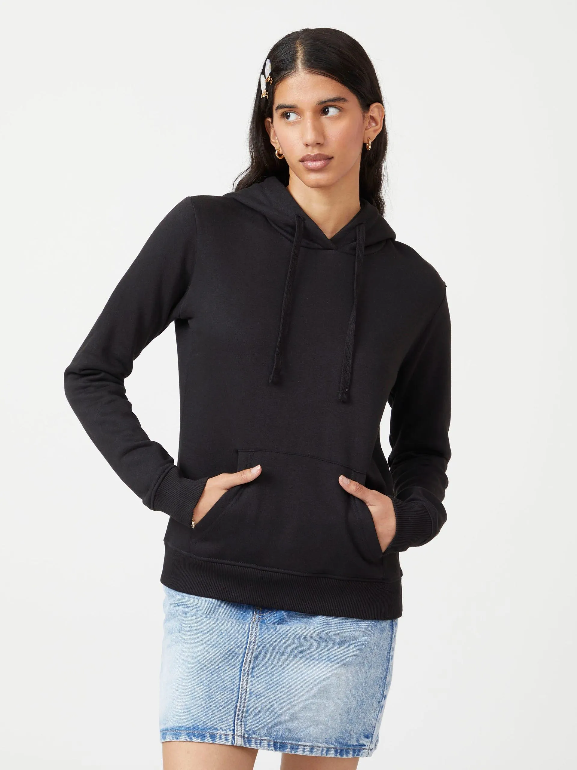 Sudadera Negra con Capucha y Bolsa