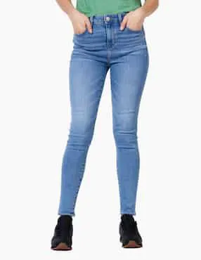 Jeans skinny American Eagle deslavado corte cintura para mujer