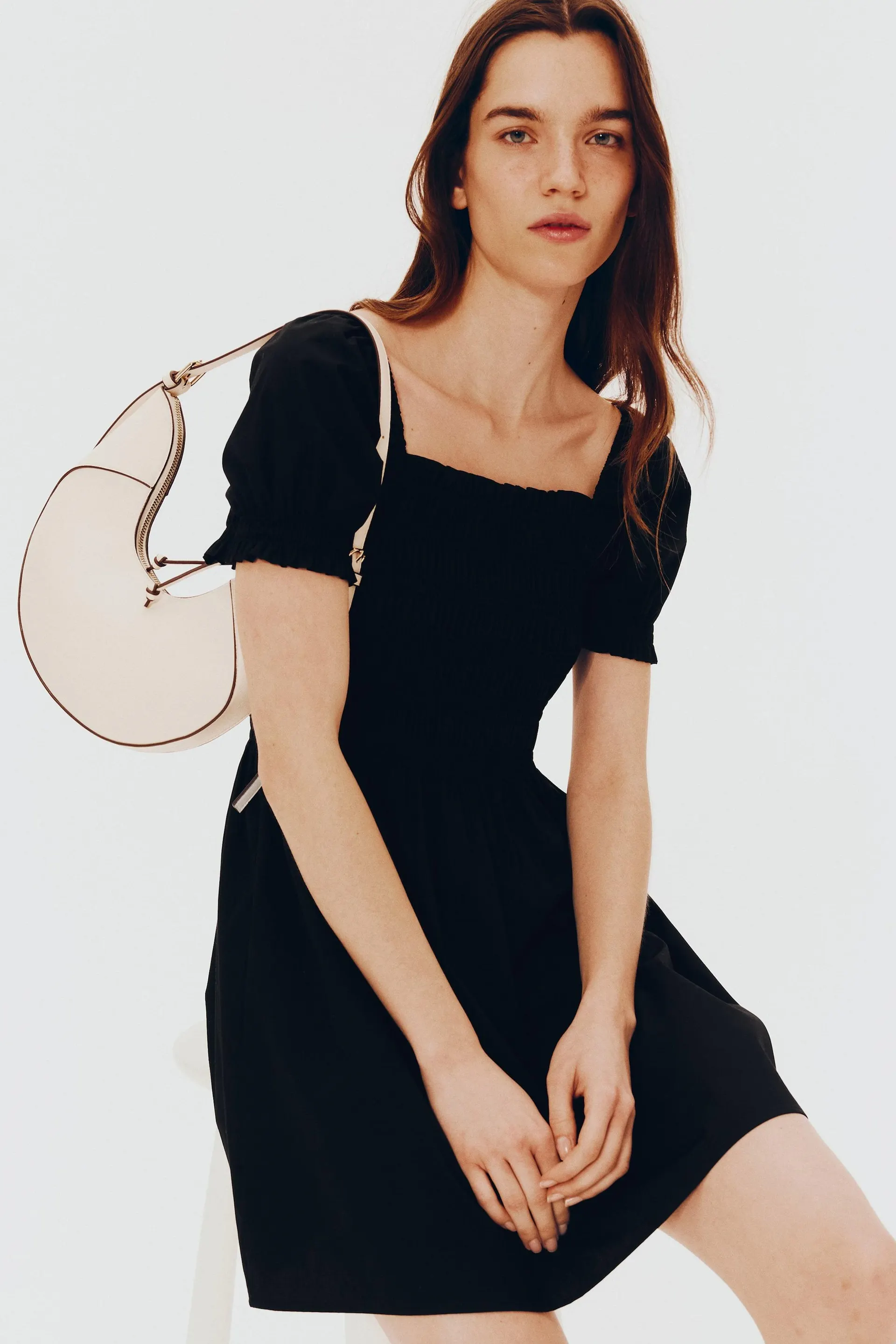 Vestido con punto smock en popelina