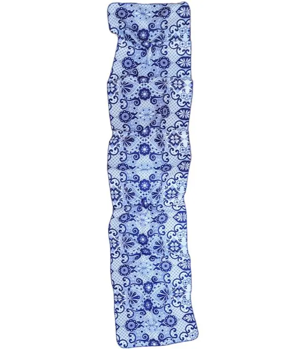 Camino de mesa talavera figuras azul