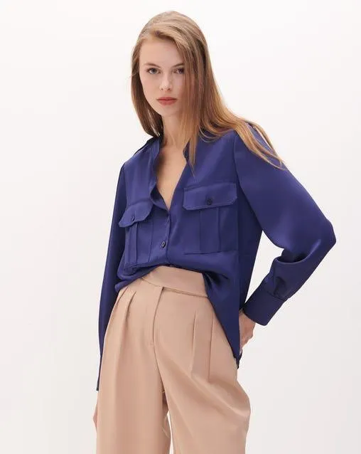 Blusa De Satín Azul Marino Estilo Militar