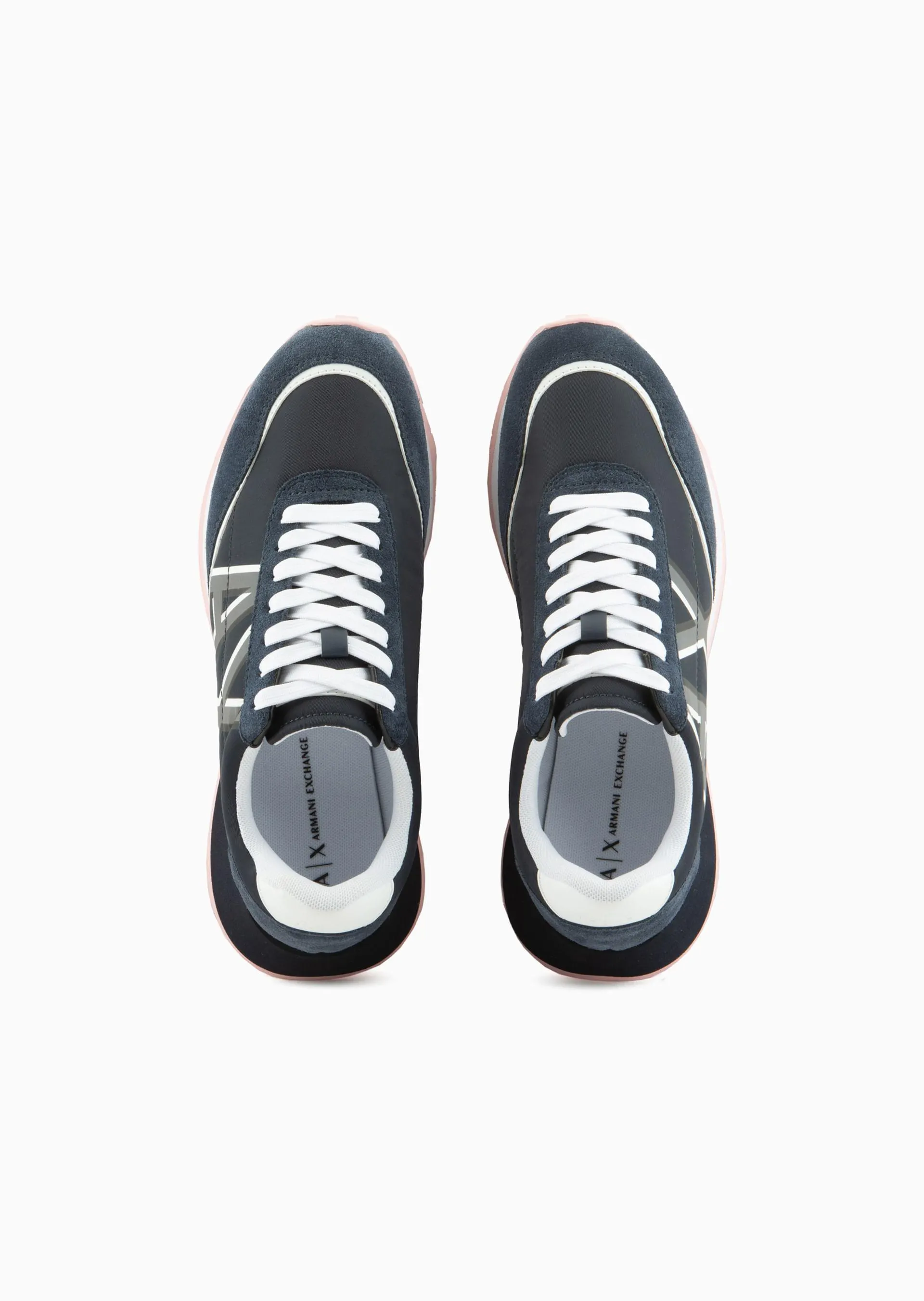 Tenis de ante con logo lateral