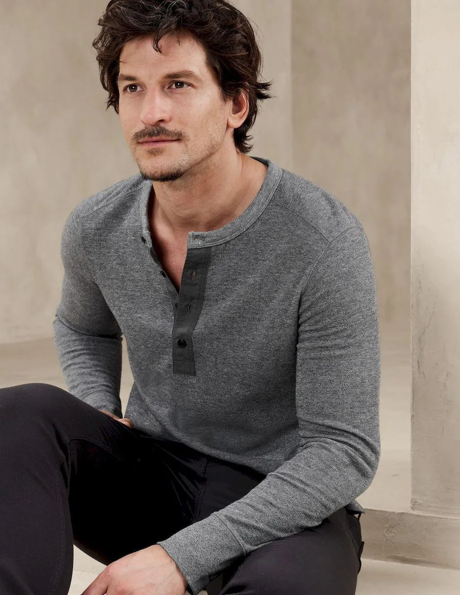 Playera cuello mao para hombre