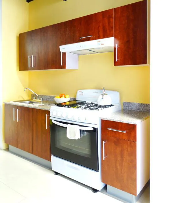 Cocina ARIZONA puertas color Cerezo cubierta LP mármol 2.20 Bekan