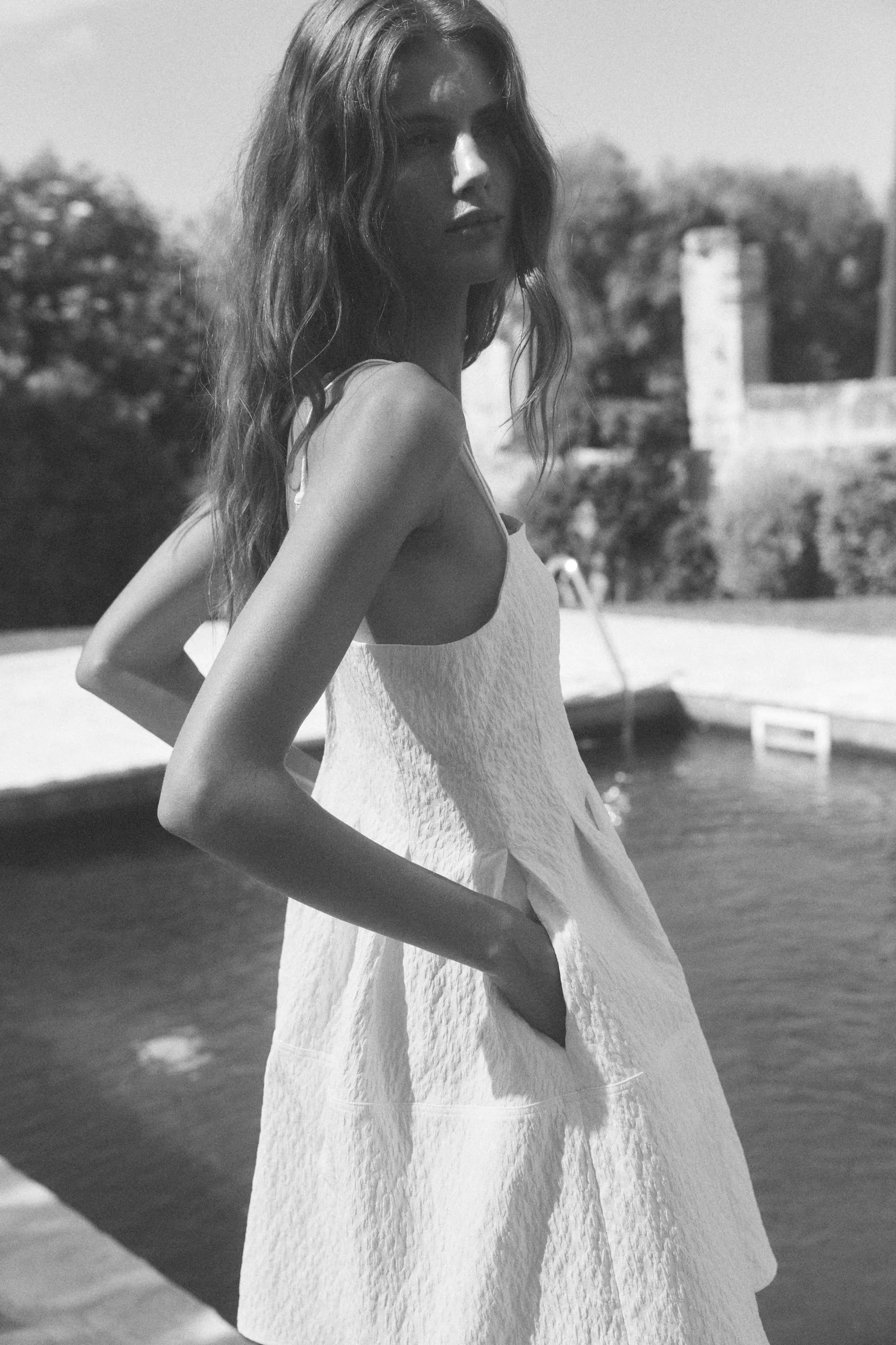 Vestido de tirantes en tejido jacquard