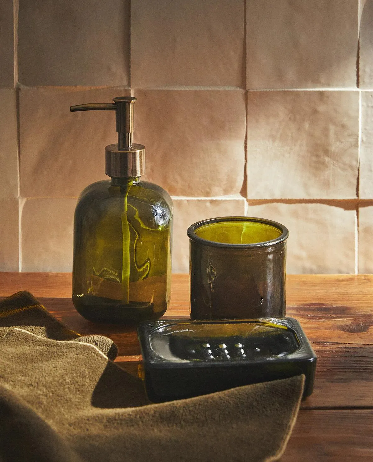 JUEGO BAÑO VIDRIO COLOR