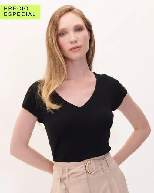 Blusa Negra Tejido Canalé Escote V