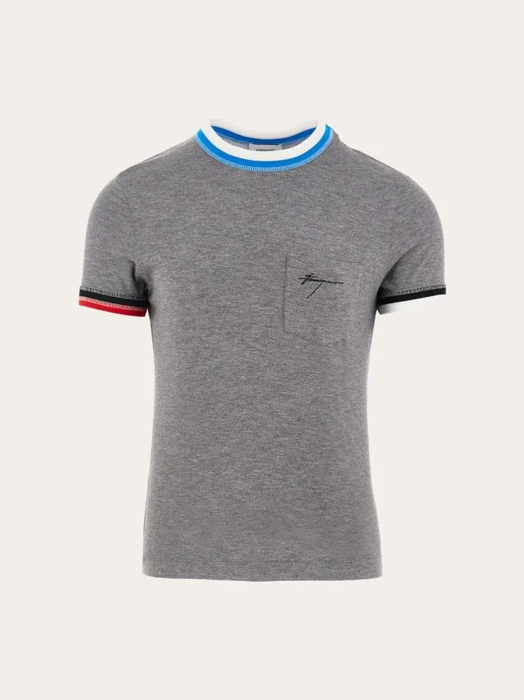 Camiseta con bordes color block