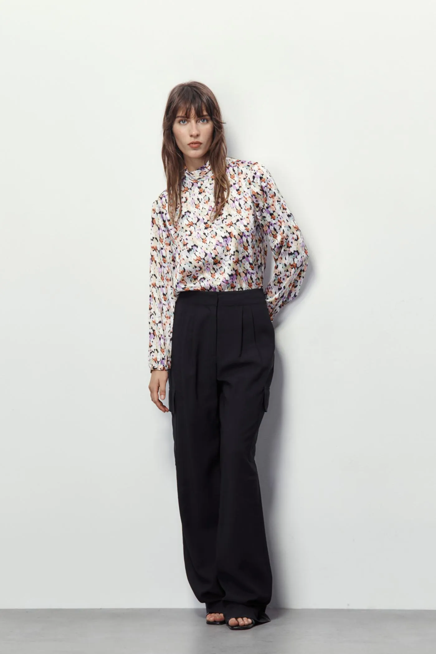 Blusa satinada cuello