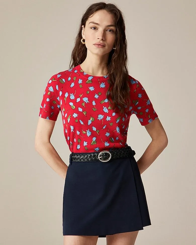 Featherweight cashmere shrunken T-shirt in brushed daisy print