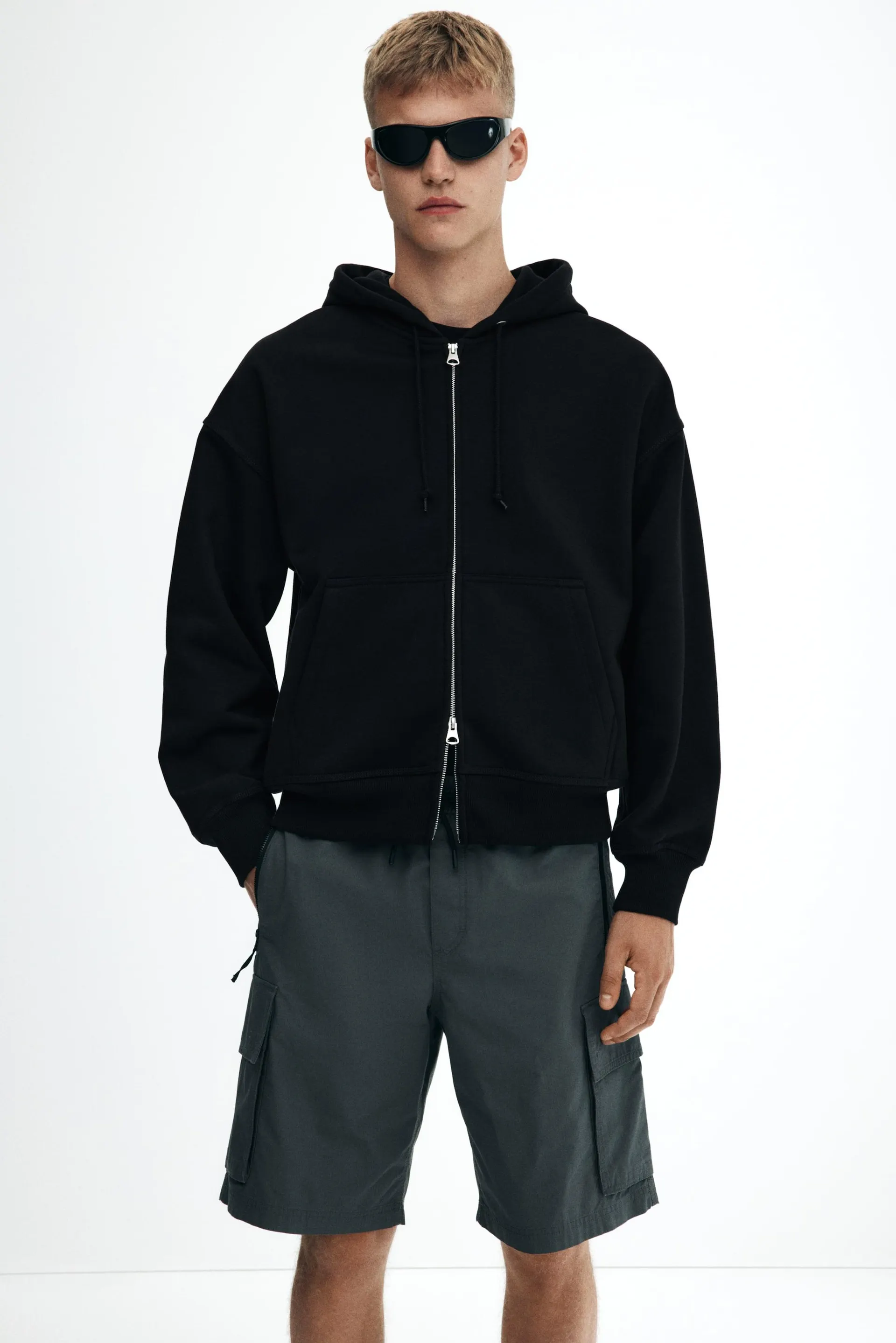 Sudadera Oversized Fit con gorro y zíper