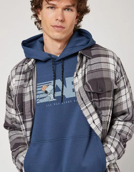AE 24/7 Hoodie con gráfico de Snoopy