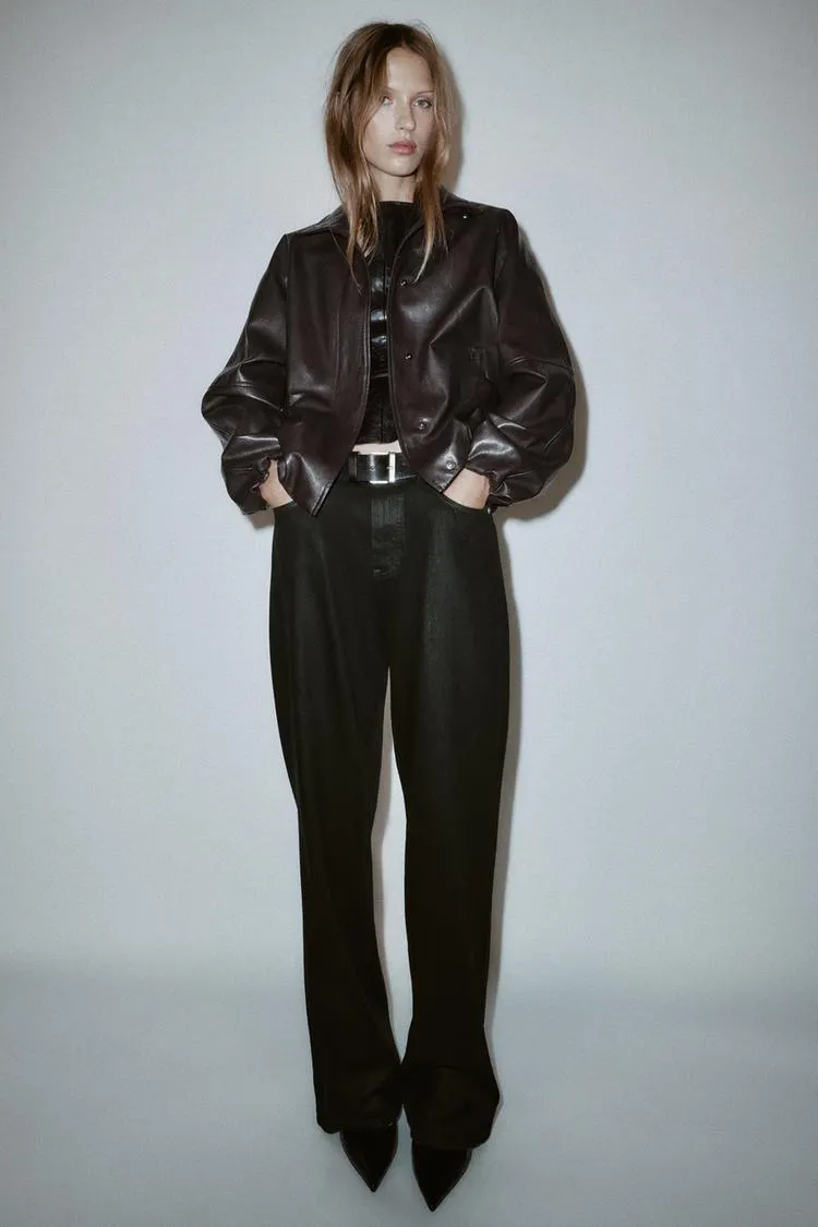 CHAMARRA EFECTO PIEL CUELLO ALTO