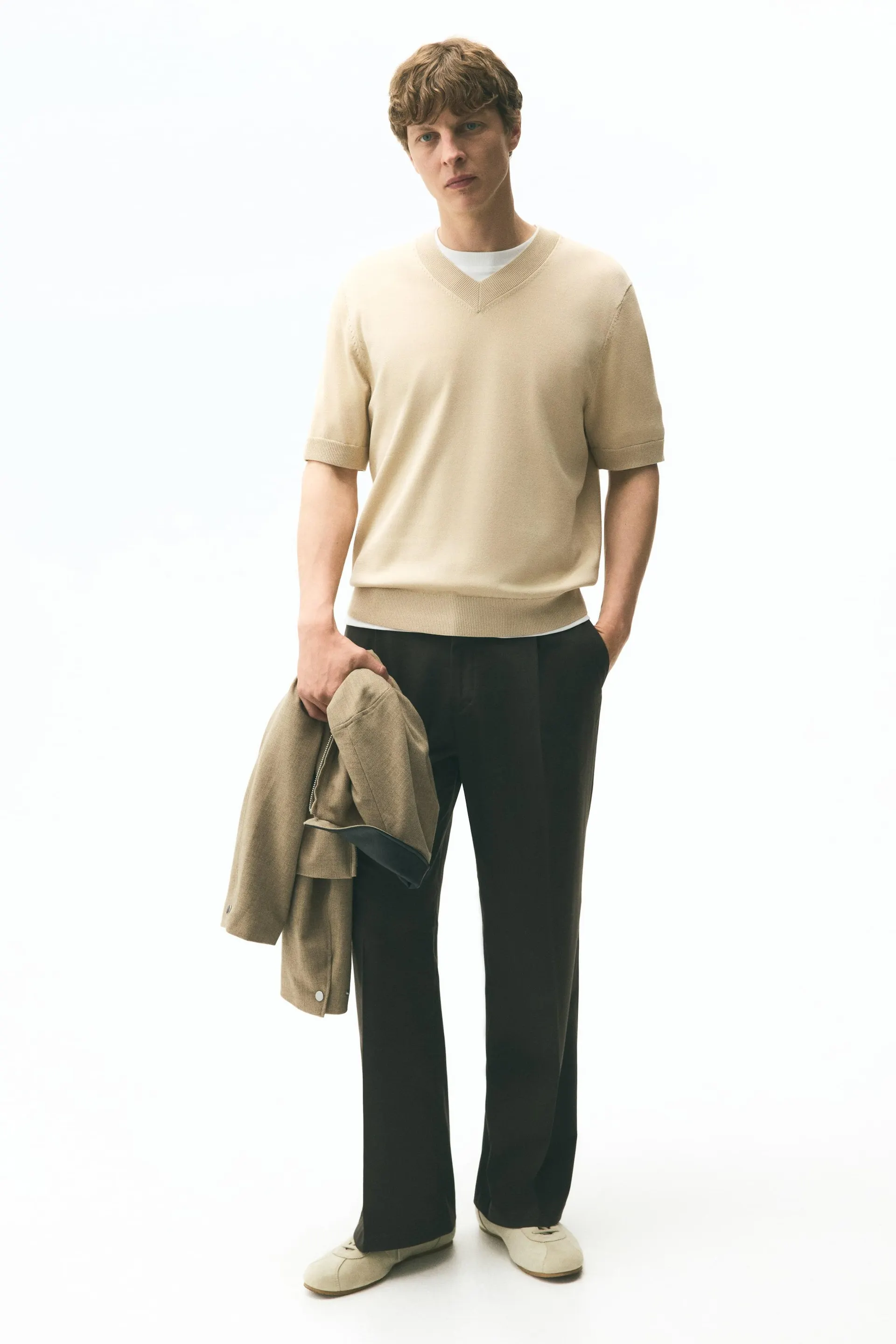 Playera Regular Fit en tejido fino con cuello en V