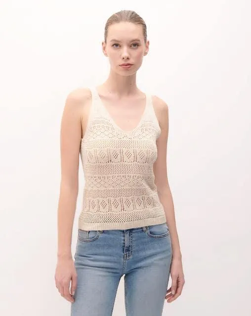 Blusa Escote V Beige Tejido Calado