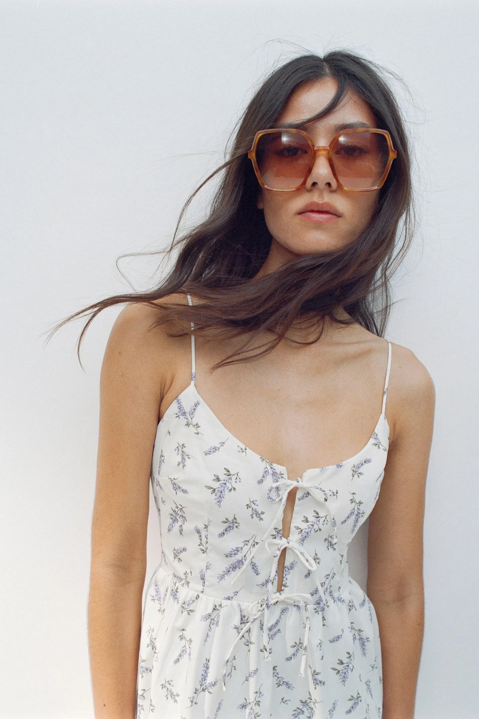 Vestido con lazos en popelina