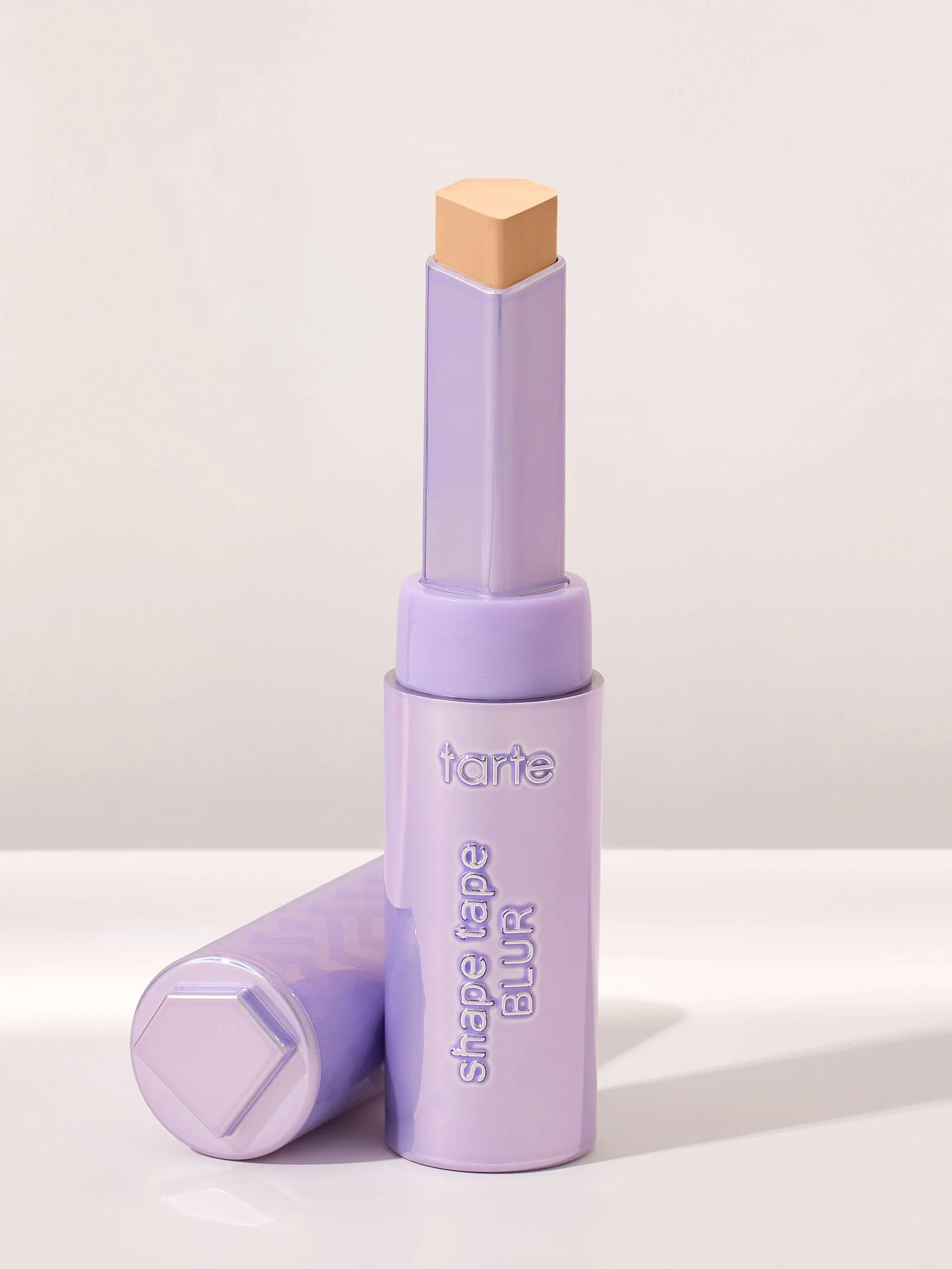 shape tape™ blur concealer stick