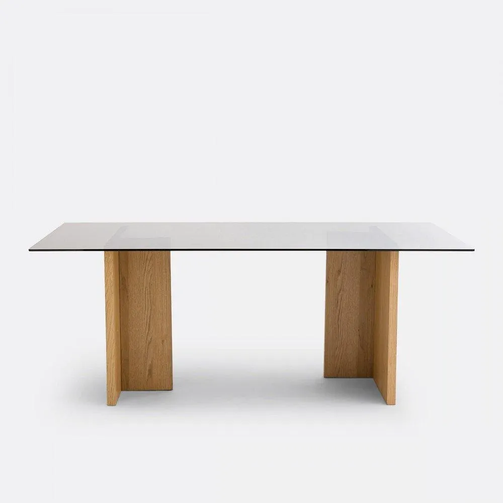 Tamayo - Mesa de comedor estilo moderno con cubierta de cristal oscurecido y estructura con chapa de encino