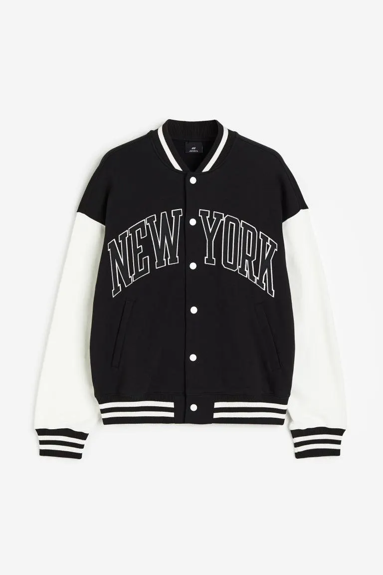 Chamarra de baseball oversized