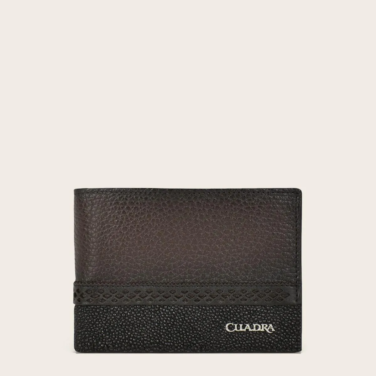 Cartera con piel genuina de mantarraya