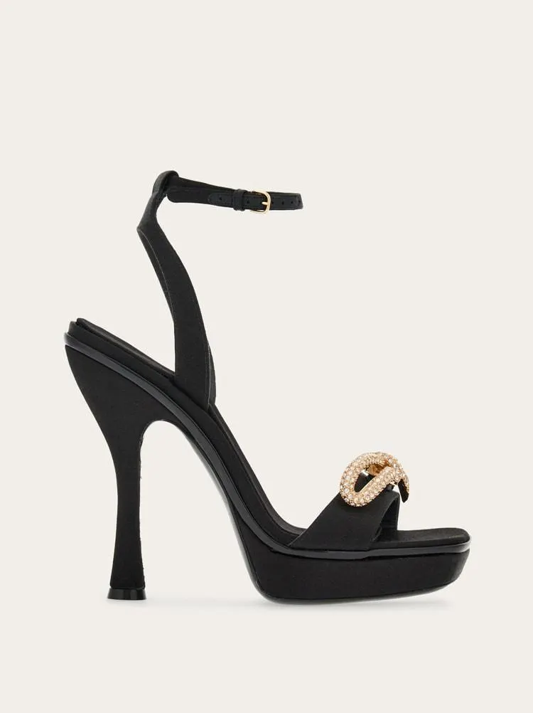 Sandalias plataforma con lazo asimétrico