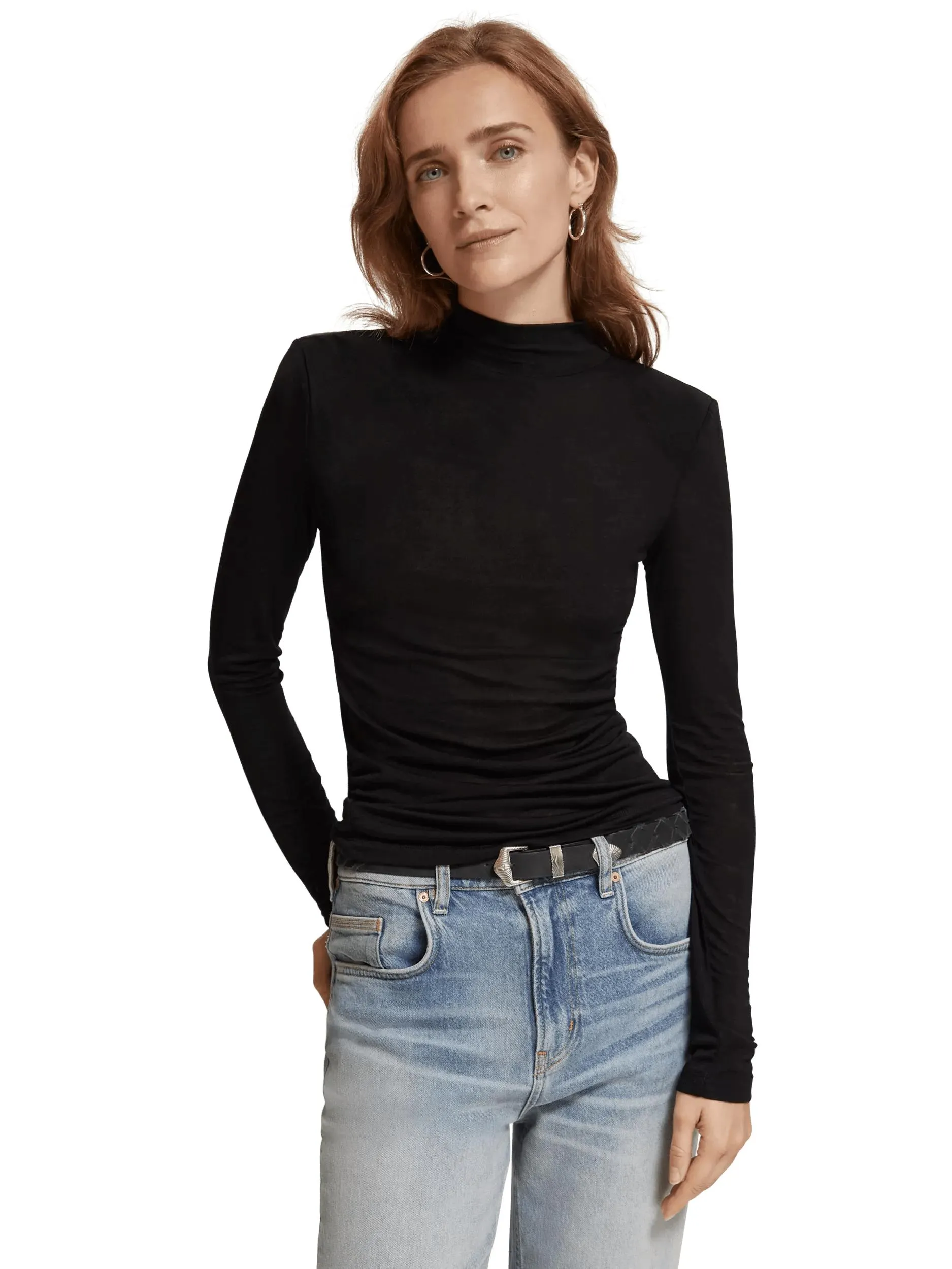 Long-sleeved mock neck T-shirt
