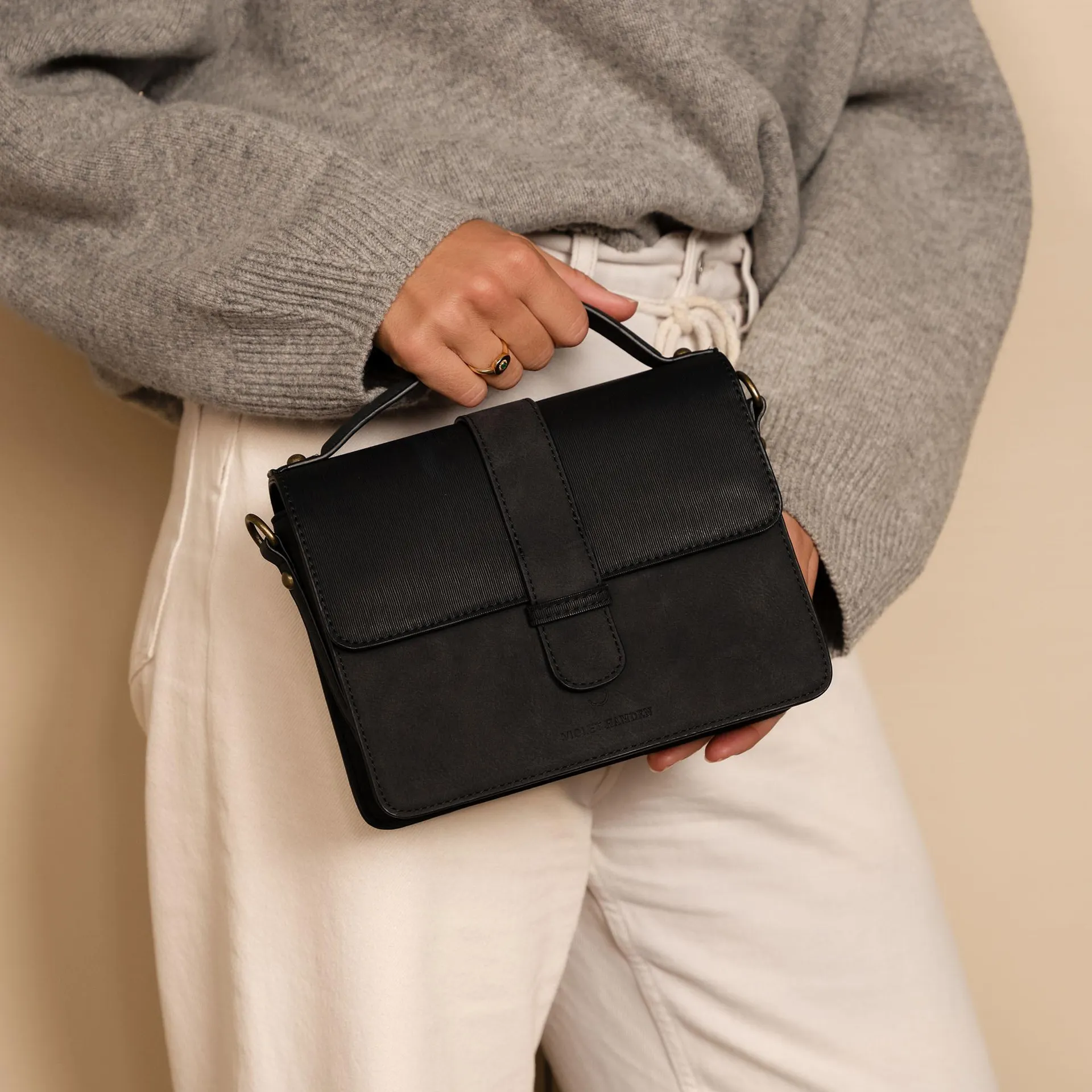 Essential Bag Zwarte Crossbody Tas VH22026