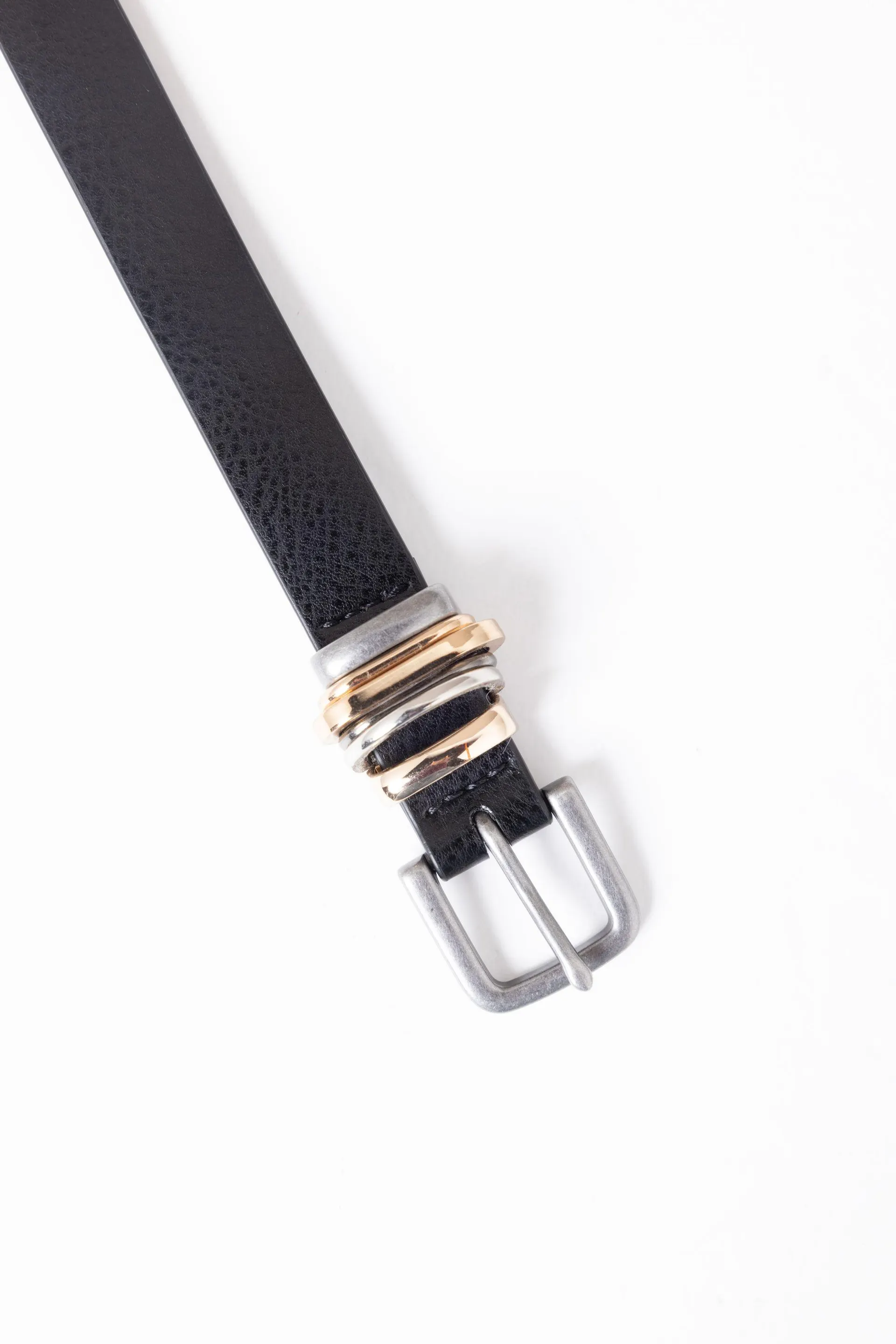 Leren zwarte riem met goud- en zilverkleurige gesp