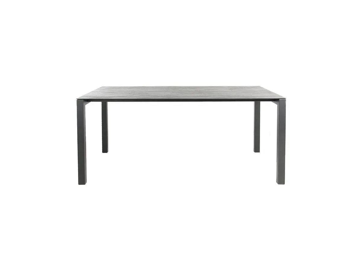 Bert Plantagie Pedro tafel