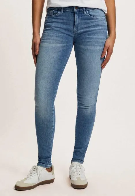 Cassy Skinny Jeans