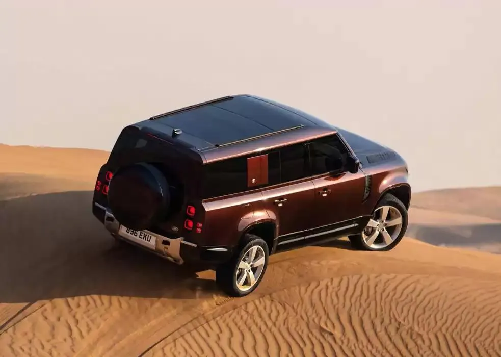  Defender van 20 november tot 30 juni 2025 - Folder pagina 29